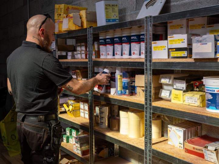 Pose de plage de piscine en bois Sèvremoine