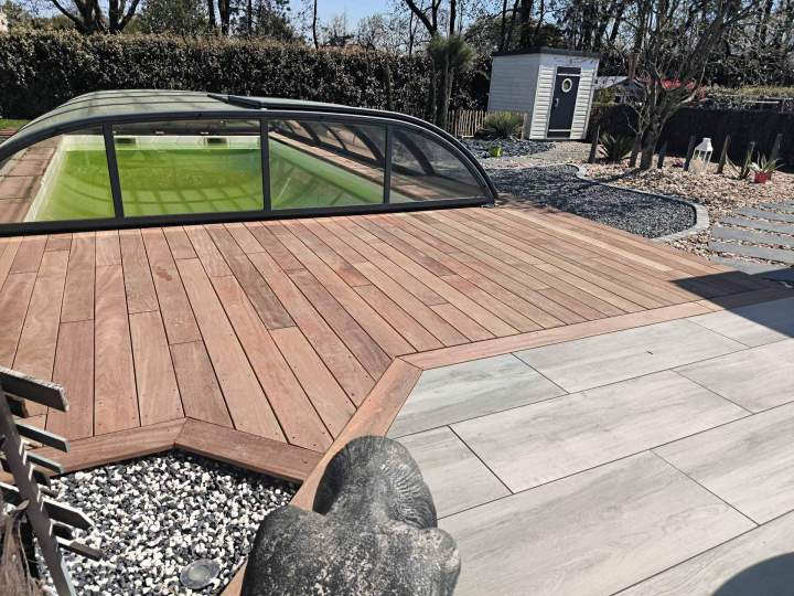 Plage de piscine en bois Sèvremoine