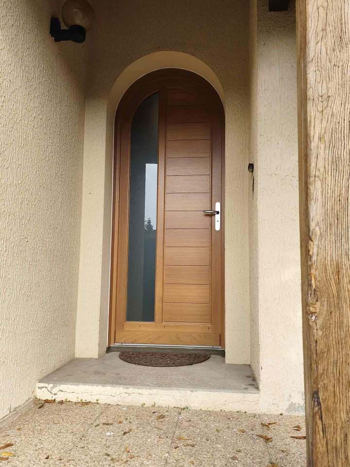 Installation porte en bois Sèvremoine