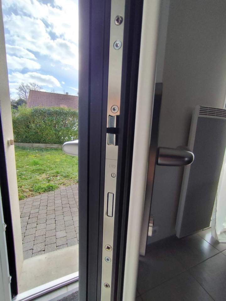 Intervention rapide pour le dépannage de serrures et motorisations